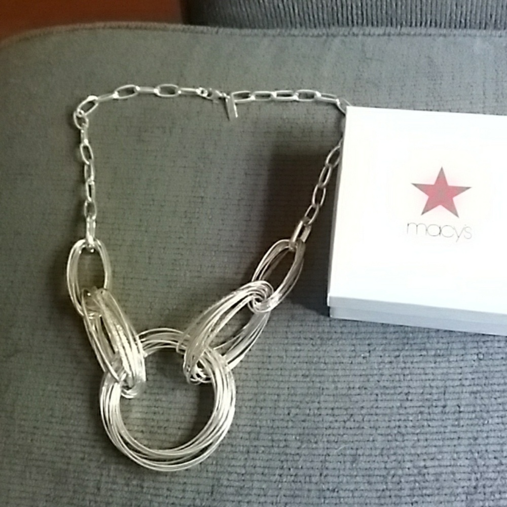 Silver neckace